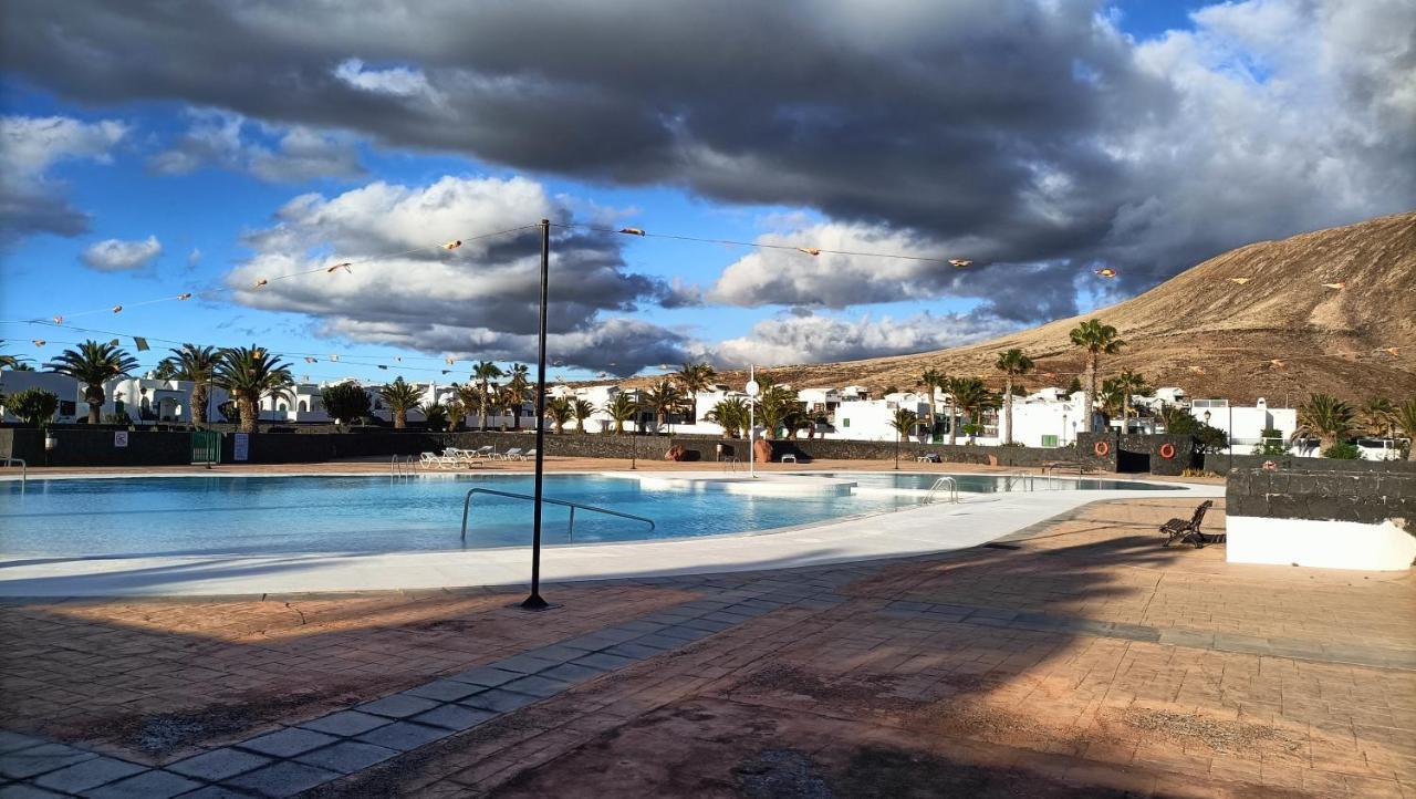 The White House With Pool - Playa Blanca Apartment Exterior photo